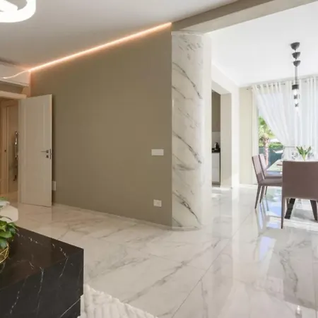 Accogliente Con Terrazza Daire