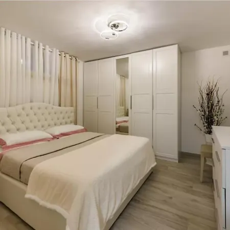 Accogliente Con Terrazza Daire